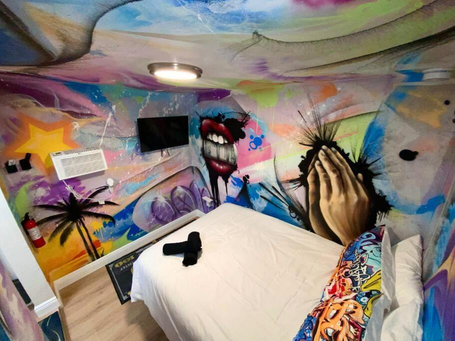 Cozy & Colorful Miami Art Canvas W/Hottub & Murals Εξωτερικό φωτογραφία